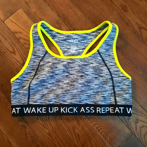 LIKE NEW 💥 TORRID Low Impact Wireless Sports Bra, Size 1 - Picture 1 of 8